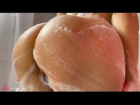 ❤️ Brunette onanerer fisse med vibrator til intens orgasme i brusebad ❌ Sex video at da.teatroporno.ru ❌❤