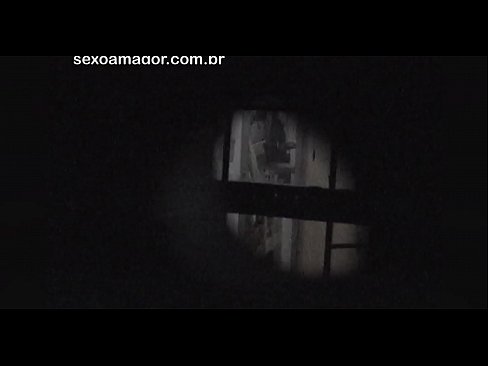 ❤️ Blondie bliver hemmeligt videooptaget af en voyeur fra nabolaget gemt bag hule mursten ❌ Sex video at da.teatroporno.ru ❌❤
