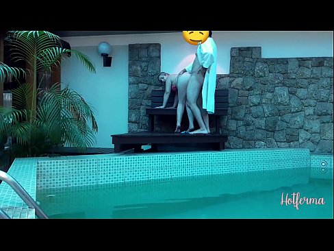 ❤️ Chef inviterer stuepige til poolen, men kunne ikke modstå en hot ❌ Sex video at da.teatroporno.ru ❌❤