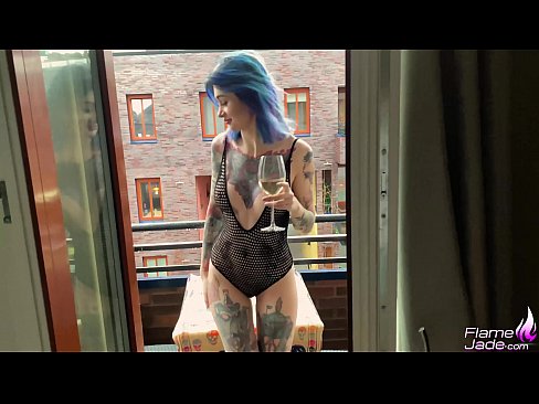 ❤️ Kæmpe pige suger med en sut og knepper lidenskabeligt under åben himmel ❌ Sex video at da.teatroporno.ru ❌❤